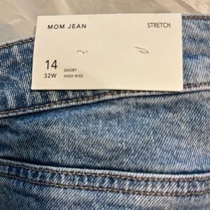 Size 14 AE mom jeans